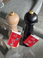 PEUGEOT France 22cm Dry Salt & Pepper Mill 2 Piece Set – NWT