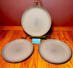 Over & Back Yes Let’s Set Of 3 Dinner Plates 10.5” Gray Stoneware Speckled