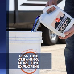 303 Products RV Wash & Seal 1 Gallon pH Neutral HighFoam RV Cleaner & Gloss