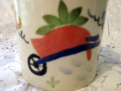 Hartstone Garden Mugs Set of 2 – Bees, Butterflies, Watering Can & Wheelbarrow