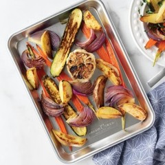 Quarter Sheet Pan: Aluminum, 13″x9.6″, Hand Wash, Oven-Safe