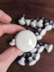 VTG, Classic White Round Ceramic Design Knob Handle Lot Of 22