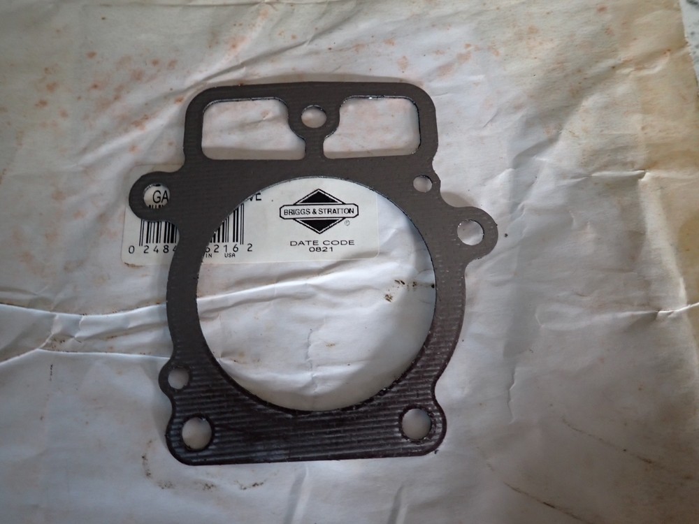 ONE NEW Genuine Briggs and Stratton 693997 Head Gasket FREE SHIPPING