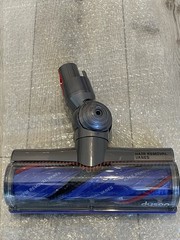 Dyson V7/V8/V10/V11 Motorbar Cleaner Head Hair Removal Vanes Floor Nozzle 388388