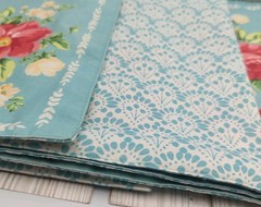 PIONEER WOMEN- VINTAGE- FLORAL REVERSIBLE PLACEMAT -18.5″ X 14″- SET OF 4