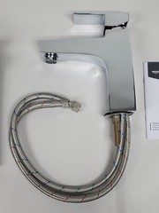 Amazon Basics Single-Handled Modern Bathroom Faucet, Polished Chrome