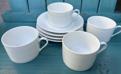 france 8-PC SET APILCO WHITE HEMSTITCH 4 CUPS + 4 MATCHING SAUCERS mugs BEADED
