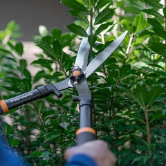 Fiskars 8 in Steel Standard Hedge Shears Garden Pruning Trimming Tool