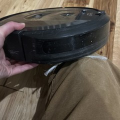iRobot Roomba i8 Self-Emptying Vacuum Cleaning – Scratch & Dent