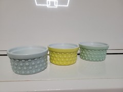 3 CORDON BLEU STONEWARE HOBNAIL RAMEKINS GRAY YELLOW GREEN 3.25 INCHES 4 OZS