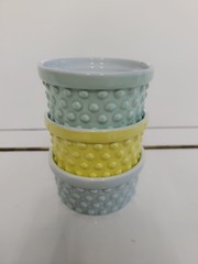 3 CORDON BLEU STONEWARE HOBNAIL RAMEKINS GRAY YELLOW GREEN 3.25 INCHES 4 OZS