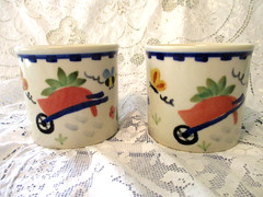 Hartstone Garden Mugs Set of 2 – Bees, Butterflies, Watering Can & Wheelbarrow