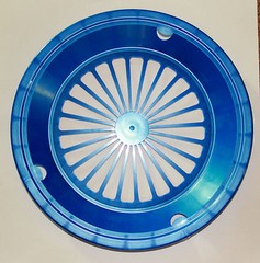 6 GREEN, RED, and BLUE PAPER PLATE HOLDERS, PICNIC, BBQ, PARTIES, & CAMPING