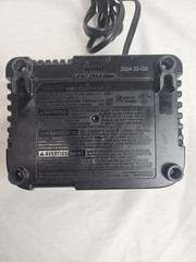 DEWALT 12V MAX/20V MAX Lithium Ion Battery Charger, 4 Amp (DCB1104)