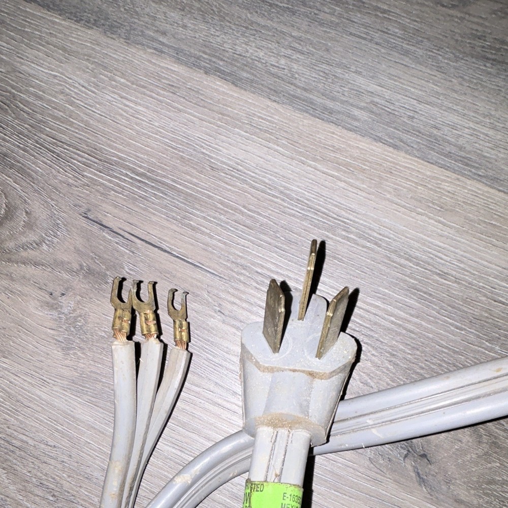 White 3-Wire Power Cord, Plug Type A, No Outlets, 120V 100-200W 2-5A