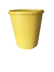 Tupperware Vintage Solid Yellow/Green Round Snap Lid Stackable Container Set