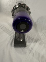 Dyson V11 Versatile And Cordless Stick Vacuum Cleaner SV28 6363A Tested Good !!!