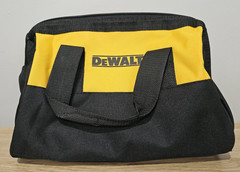 New DeWalt Starter Kit – 13″ Bag, 2 – 5AH XR Batteries 2023, DCB115 Charger