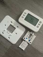 HONEYWELL HOME X2P RTH21B/N PROGRAMMABLE THERMOSTAT 1-STAGE, 1-HEAT/1-COOL, FLEX