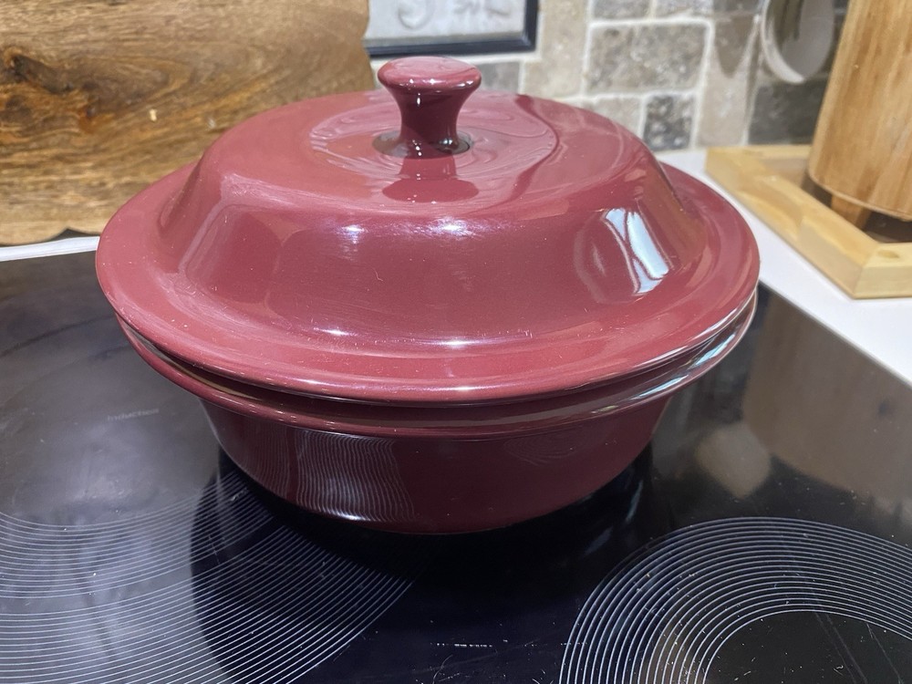 Pampered Chef Stoneware 6 cup/1.5 L Round Cranberry Covered Casserole Baker New
