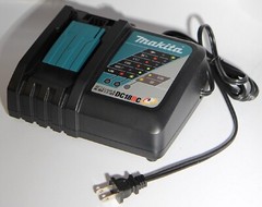 GENUINE Makita DC18RC Rapid Charger, usa plug in, LXT