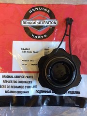 New OEM Briggs & Stratton 84004416 Fuel Tank Cap w/ Tether 675Exi 725Exi Series