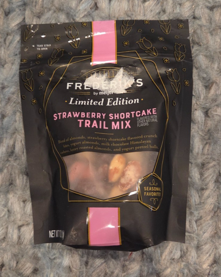 Frederik’s by Meijer strawberry shortcake Trail Mix 7 oz bb 6-9-26