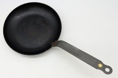 De Buyer Carbon Steel 9.5″ Frying Pan France