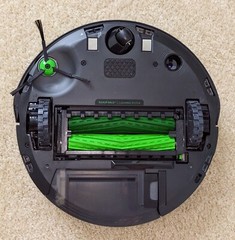 iRobot Roomba j7 (7150) Wi-Fi Connected Robot Vacuum