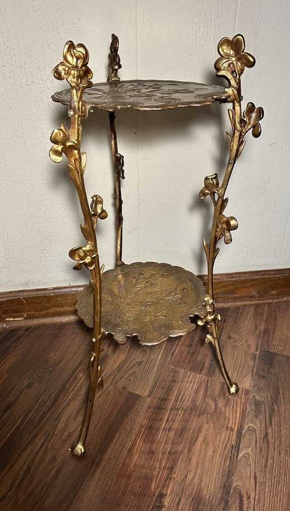 Antique SOLID BRASS 2 Tier Curio Stand, Accent Table, Plant Stand w 3FLOWER LEGS