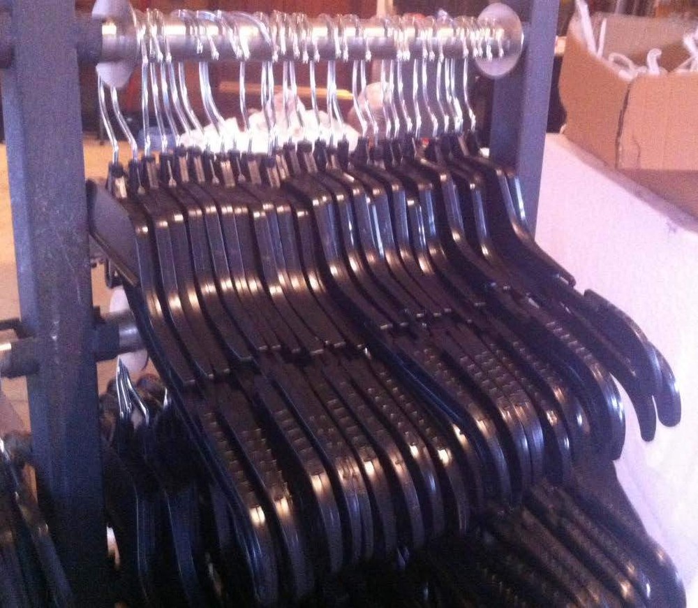 Lot of 65 Black Plastic Adult Clothes Hangers 17″ wide **FREE SHIPPING”