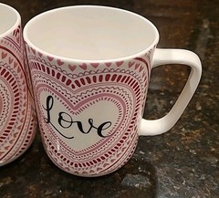 SET OF 2 Portobello by Design Love, Hearts Bone China 18 oz Coffee Mugs. Pink