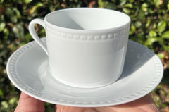 france 8-PC SET APILCO WHITE HEMSTITCH 4 CUPS + 4 MATCHING SAUCERS mugs BEADED