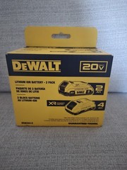 NEW DEWALT 20V MAX 2-Pack Battery Kit (2Ah + 4Ah-power pack) Lithium XR DCB224-2