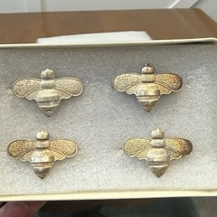 Pottery Barn Napkins Embroided Bees White Set Of 4 NIP w/ Napkin Rings + Picks