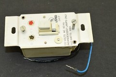 BSR X10 Remote Wall Light Switch Model No. X10-014711 120 Volts AC 60Hz USA