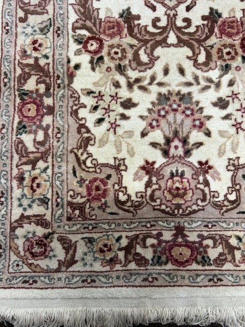 2.5×8 Vintage Oriental Rug – Cream Runner (27″ wide x 100″ long w/Fringe)