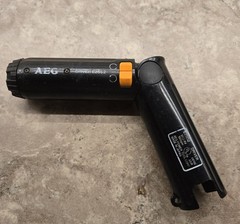 AEG (Milwauke 6539-1) Cordless Screwdriver Works w/Charger & Batt Read Descript