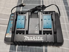 Makita DC18RD Dual Port 14.4-18V Rapid Battery Charger USB 2 BL1830 1840 1850