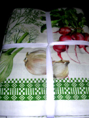WILLIAMS SONOMA GARDEN VEGETABLE TABLECLOTH 100% COTTON 70X108 INCHES NEW W/TAGS