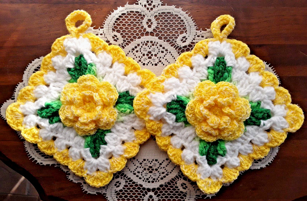 New Handmade Crochet Set 2 Irish Rose Pot Holders Frosted Yellow & White Beads