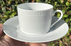 france 8-PC SET APILCO WHITE HEMSTITCH 4 CUPS + 4 MATCHING SAUCERS mugs BEADED