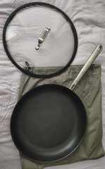 Misen Carbon Steel Nonstick 12″ Skillet Lightweight Self Seasoning & LID Fry Pan