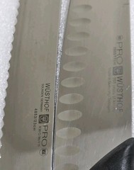 2 Wusthof Pro Series Knives Serrated Bread 4853/23cm Straight Santoku 4860/17cm
