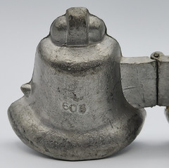 ANTIQUE Metal Bell Ice Cream Chocolate Mold #605 – 3.25″