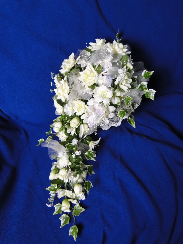 New Elegant Full Bridal Bouquet with off white yellow/green tint roses and buds