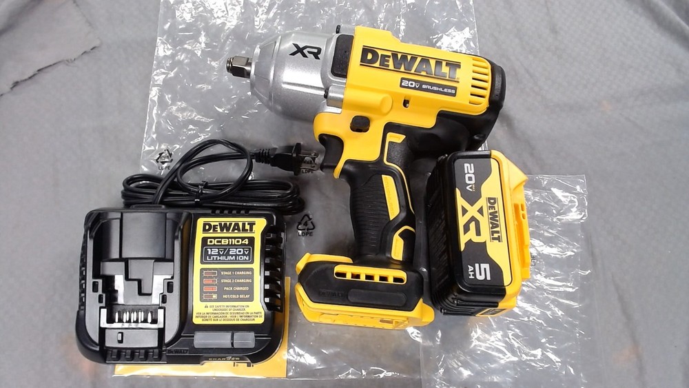 DEWALT XR DCF900P1 20V MAX 1/2″ Impact Wrench Kit 1400 ft-lbs 5Ah & charger