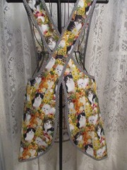 HANDMADE CATS CRISS CROSS APRON SIZE LARGE