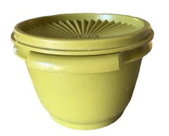 Tupperware Vintage Solid Yellow/Green Round Snap Lid Stackable Container Set