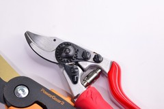 Felco 15  High Performance Pruning Shears Swiss Made Hand Pruner + Fiskars P552